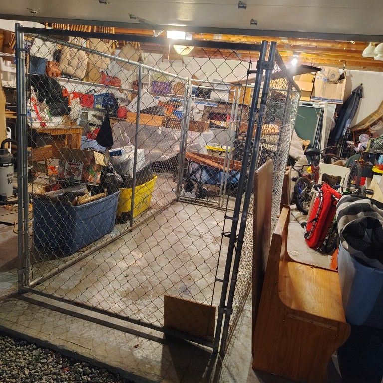 Dog Kennel. Huge. Lightly Used