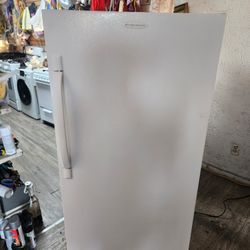 Frigidaire freezer 59x28x28 