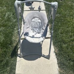 Graco Slim Spaces Compact Baby Swing