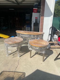 Sofa table 2 Coffee tables $100