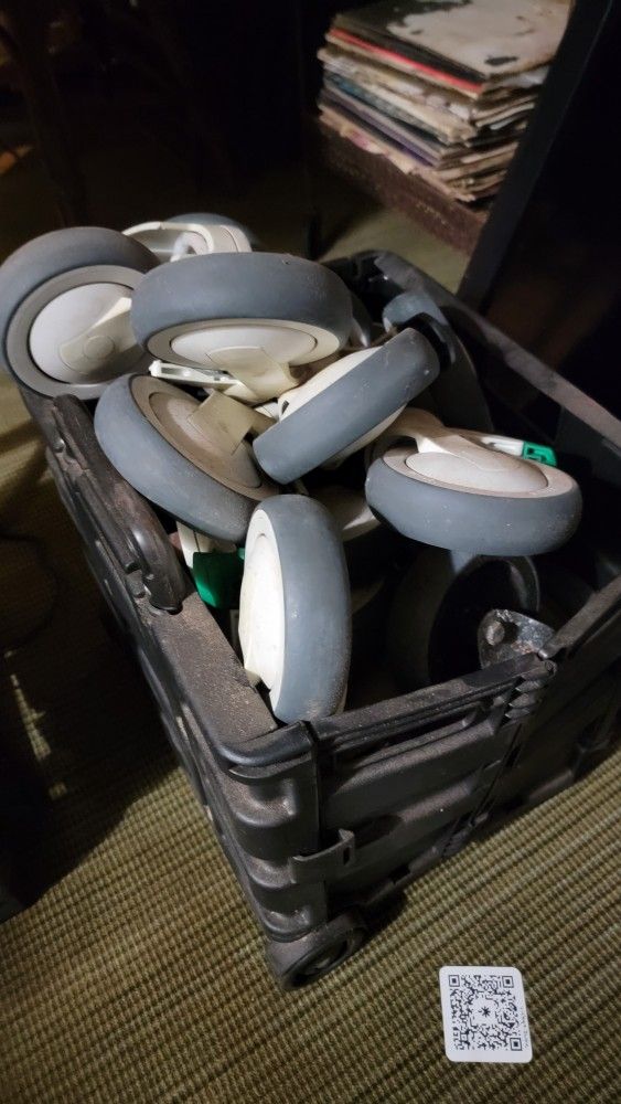 5" rubber casters with locking mechanism