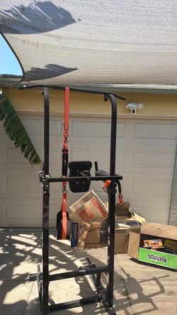Pull up/Dip station. With resistance band.