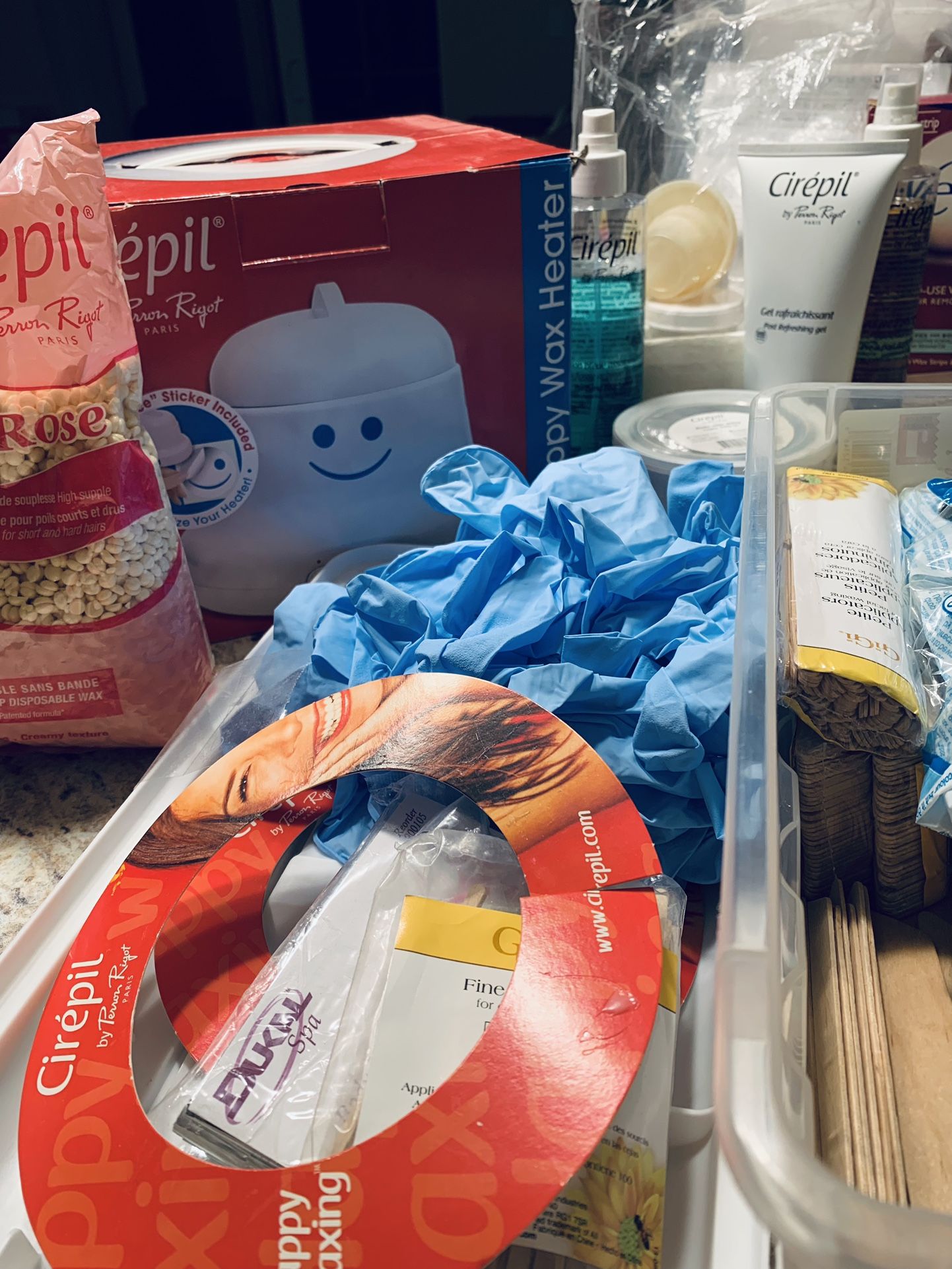 Cirepil Wax Kit, Krylon Makeup, Mitts, Uv Lamp And More