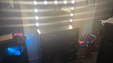 Vanity mirror