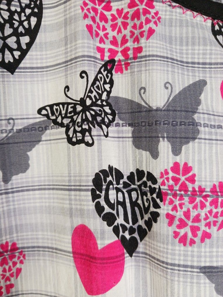 Small Dickies Women's Scrub Top Uniform Butterfly Hearts Love Care Pink Black