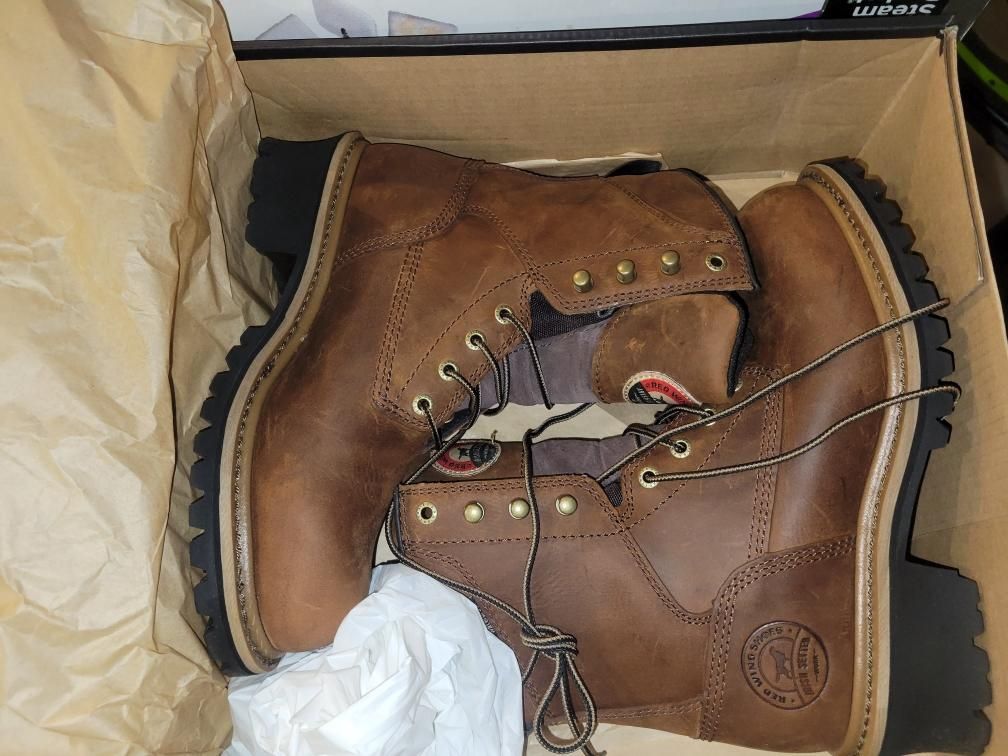 Woman’s Steel Toe Boots Red Wings