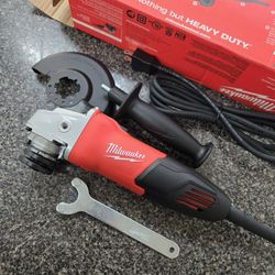 Milwaukee 4-1/2" Grinder (6130-33)