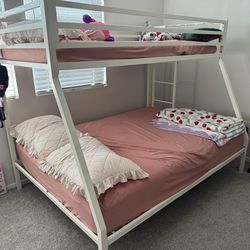 Bunk Bed: Twin over Full