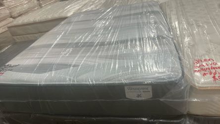 Queen Beautyrest Hybrid Mattress