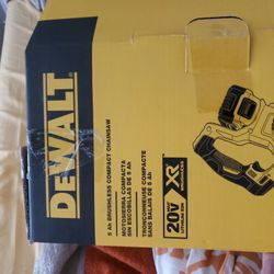 Dewalt 5ah Brushless Compact Chainsaw 