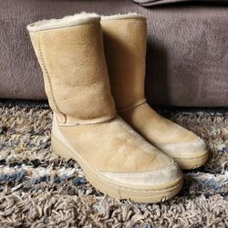 ugg boots ultimate short 5275 size 7 Asking 50 Pick up is in allen tx