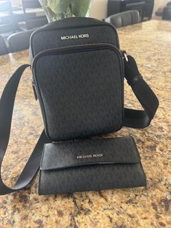 MICHAEL KORS cross over & wallet.