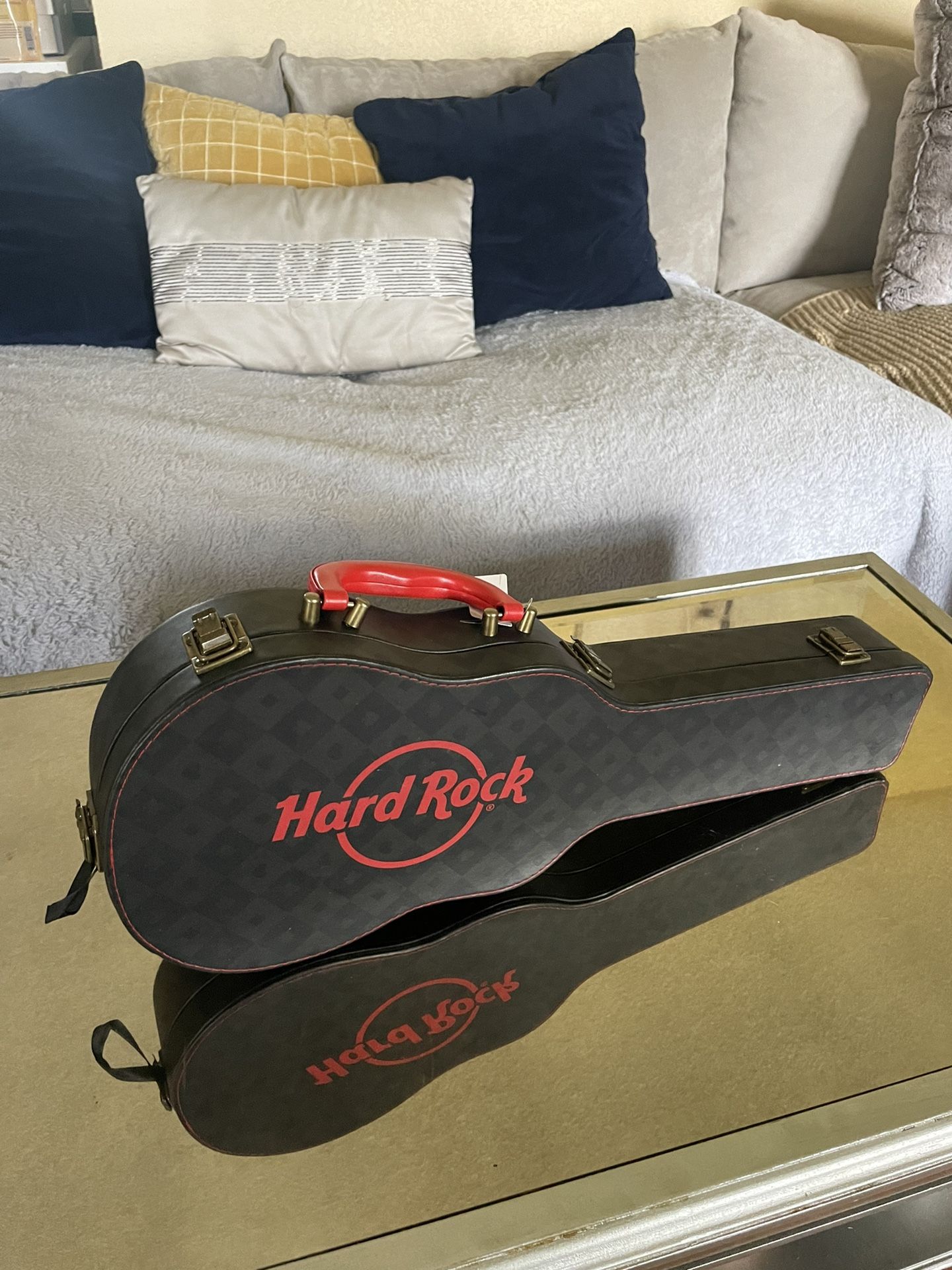 Hard Rock Guitar Poker Set