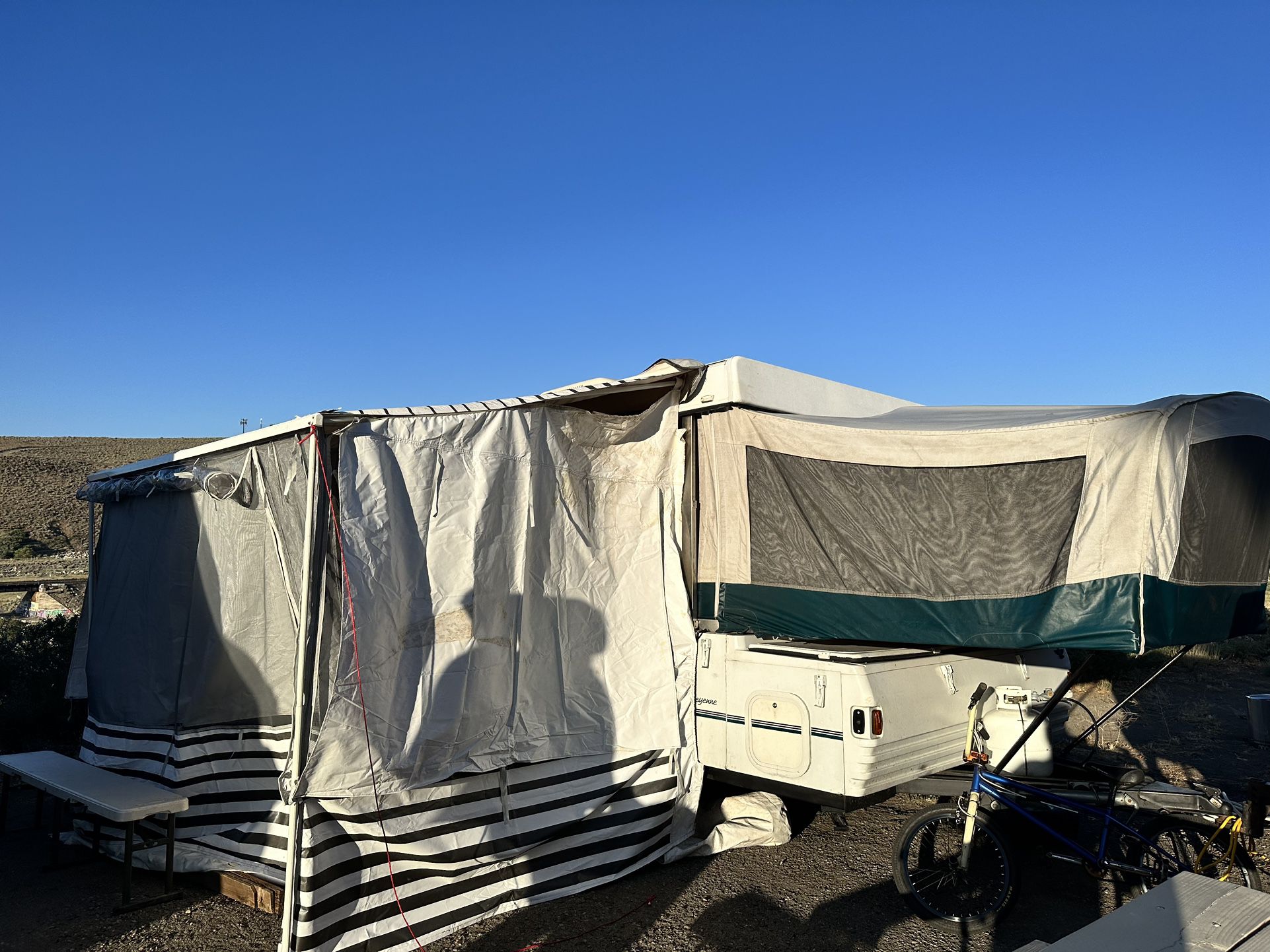 1998 Coleman Tent Pop Up Trailer W/ Extra Room & AC