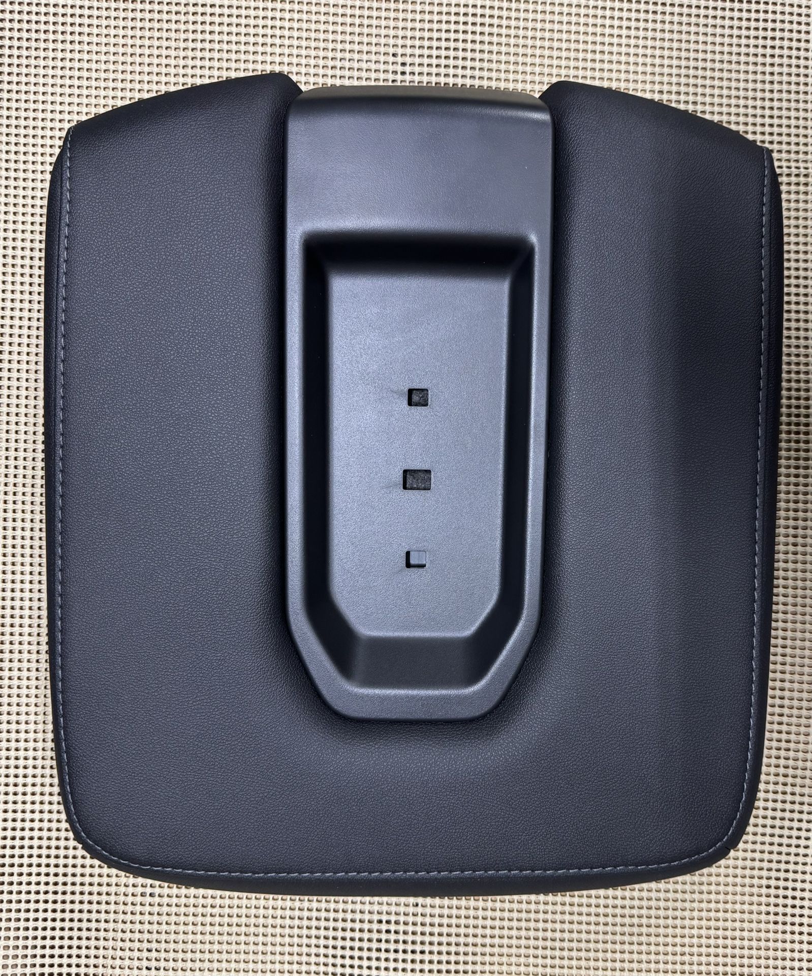 OEM GM Center seat console Lid ‘19-‘25 Silverado/GMC