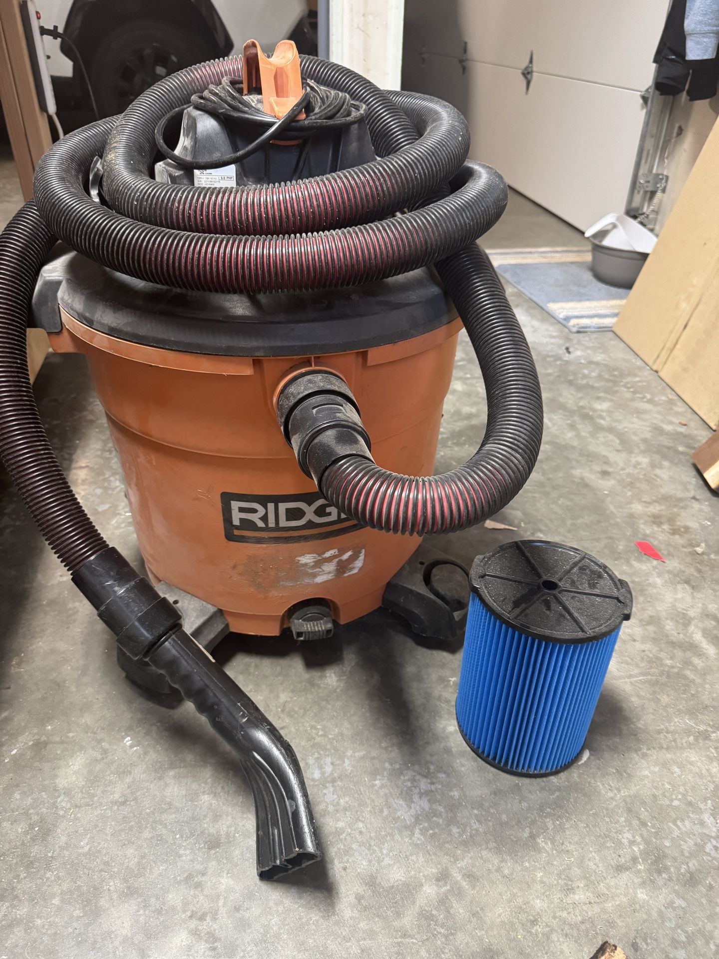 Ridgid 16 gal shop-vac with 2 filters