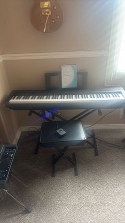 YAMAHA P71 88-Key Weighted Action Digital Piano with Sustain Full, Black