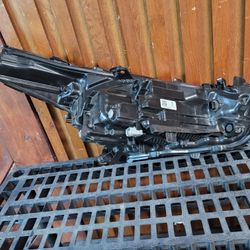 2021-22 Toyota Highlander - Left Headlight 