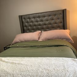 Modern Glam Bedroom (Queen Size Bed Frame)