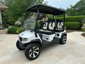2025 Evolution D5 Ranger Lithium Golf Cart in like new condition