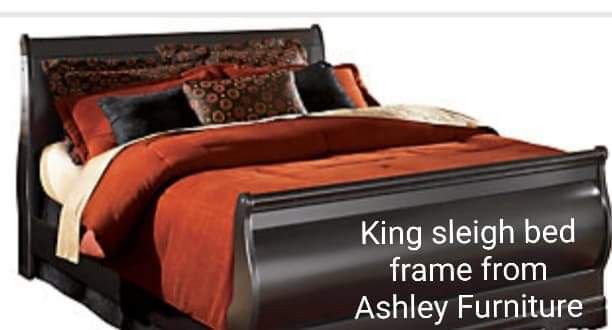 King size black sleigh bed