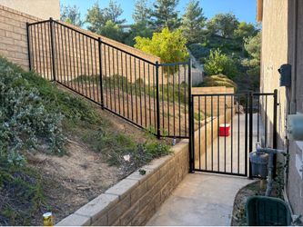 Gate