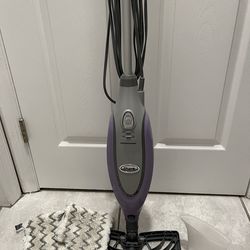 Shark Floor steamer