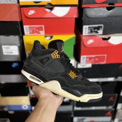 Jordan Royalty 4s size 9.5, Jordan Chicago 13s size 9.5