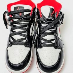 Size 6 Y Jordan Air GS2021. Red, Black, White. Unisex Kids