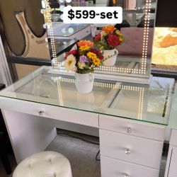 Beautiful Vanity Set Bluetooth And Speakers FREE stool