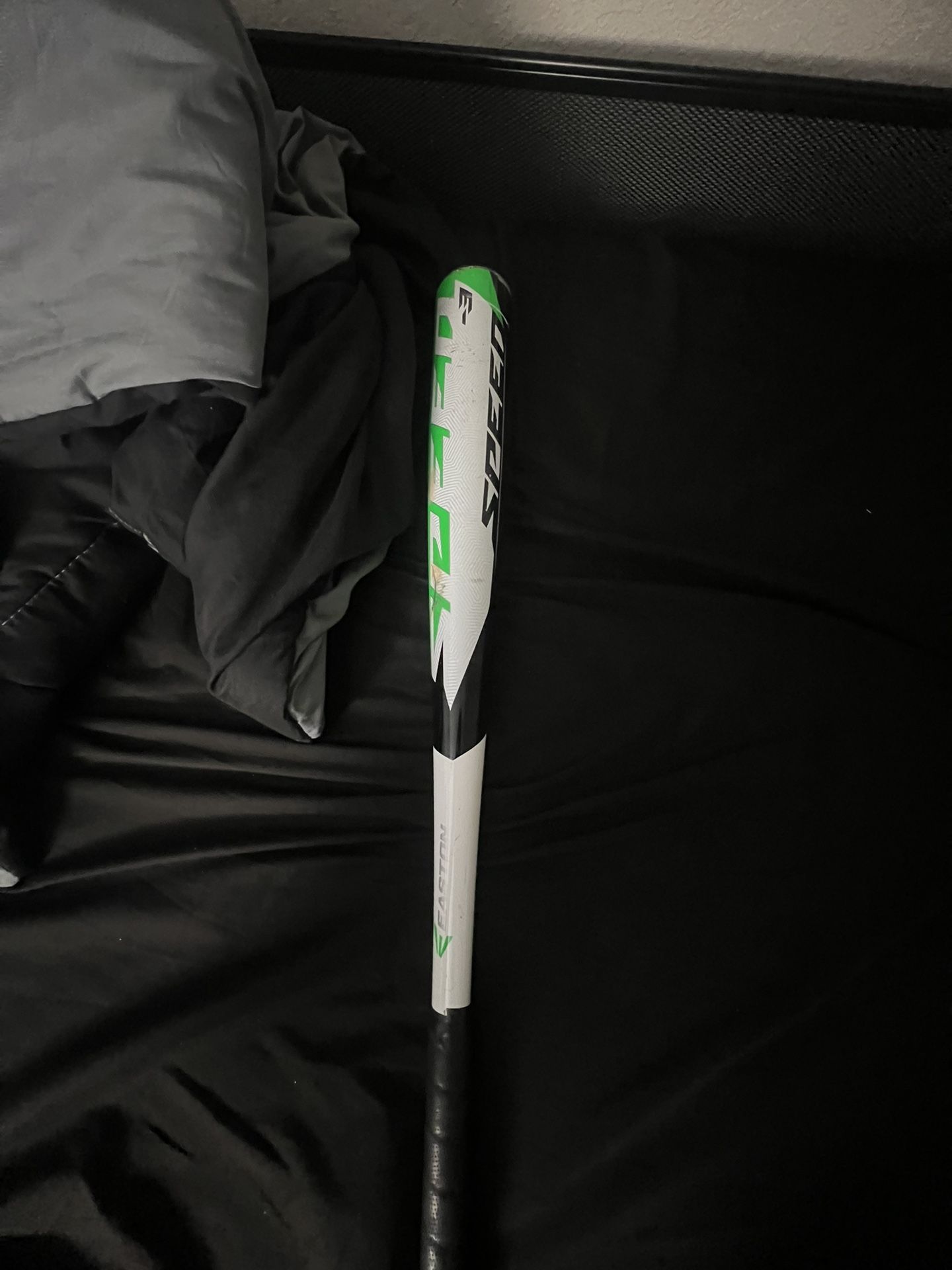 The Easton Speed -3 BBCOR bat
