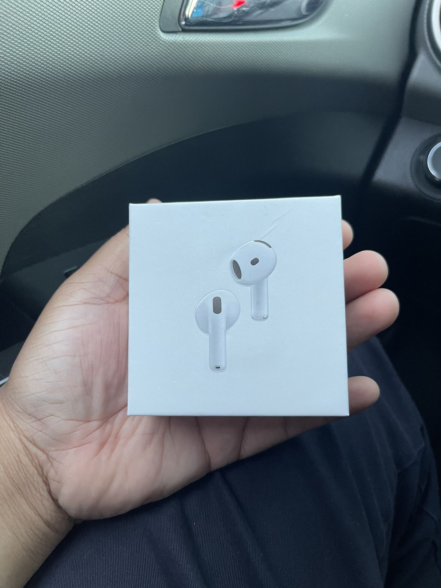 apple gen 4 airpods ( 2024) comes with active noise cancellation