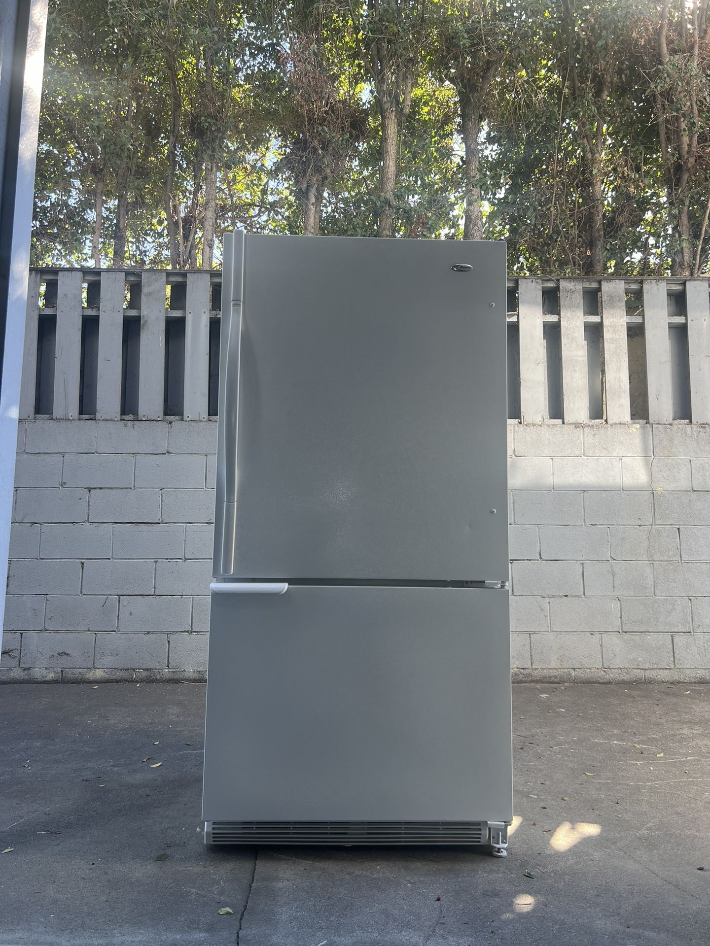 Amana Great Working Refrigerator Bottom Freezer