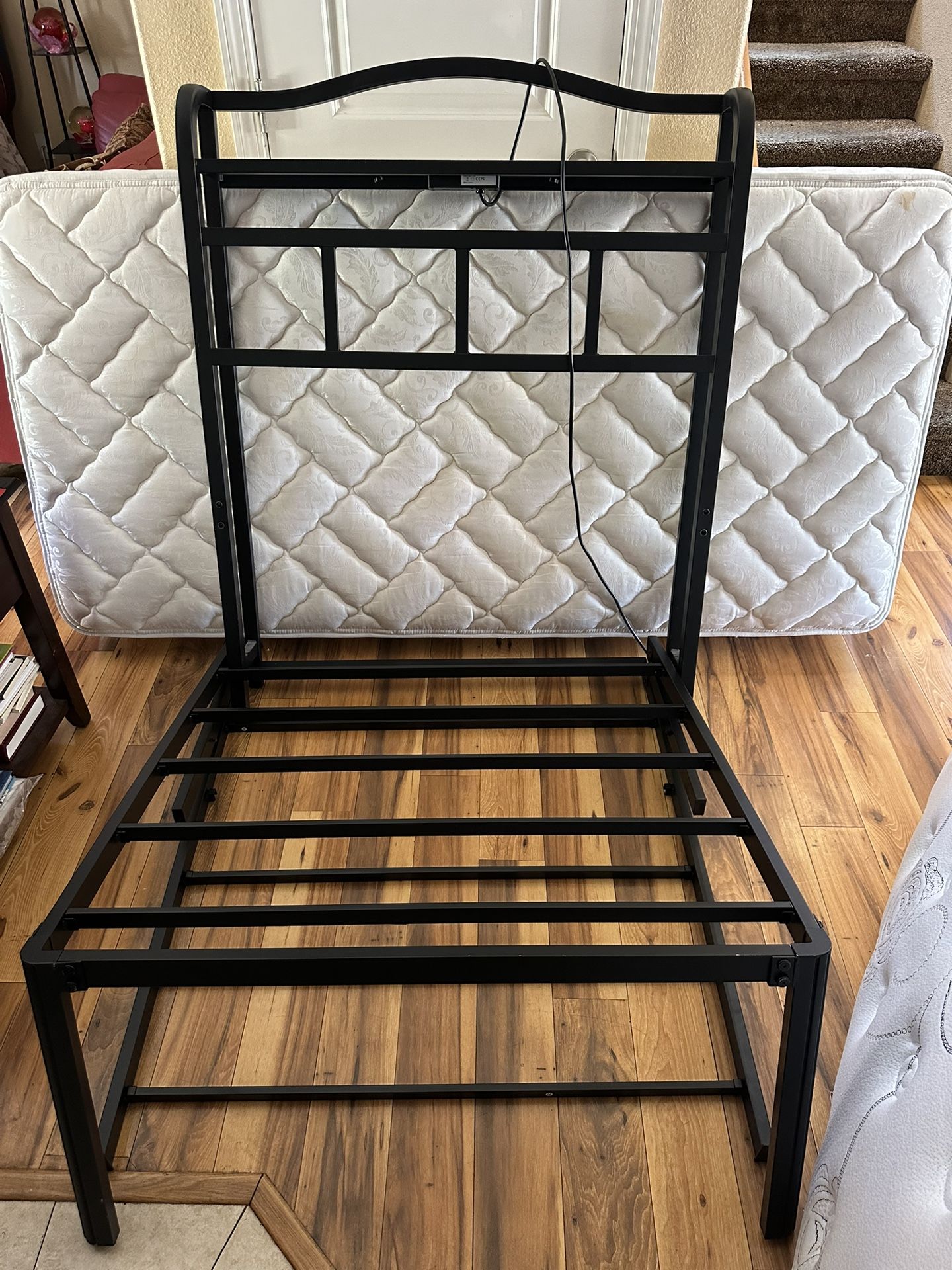 Twin Bed With Bedframe