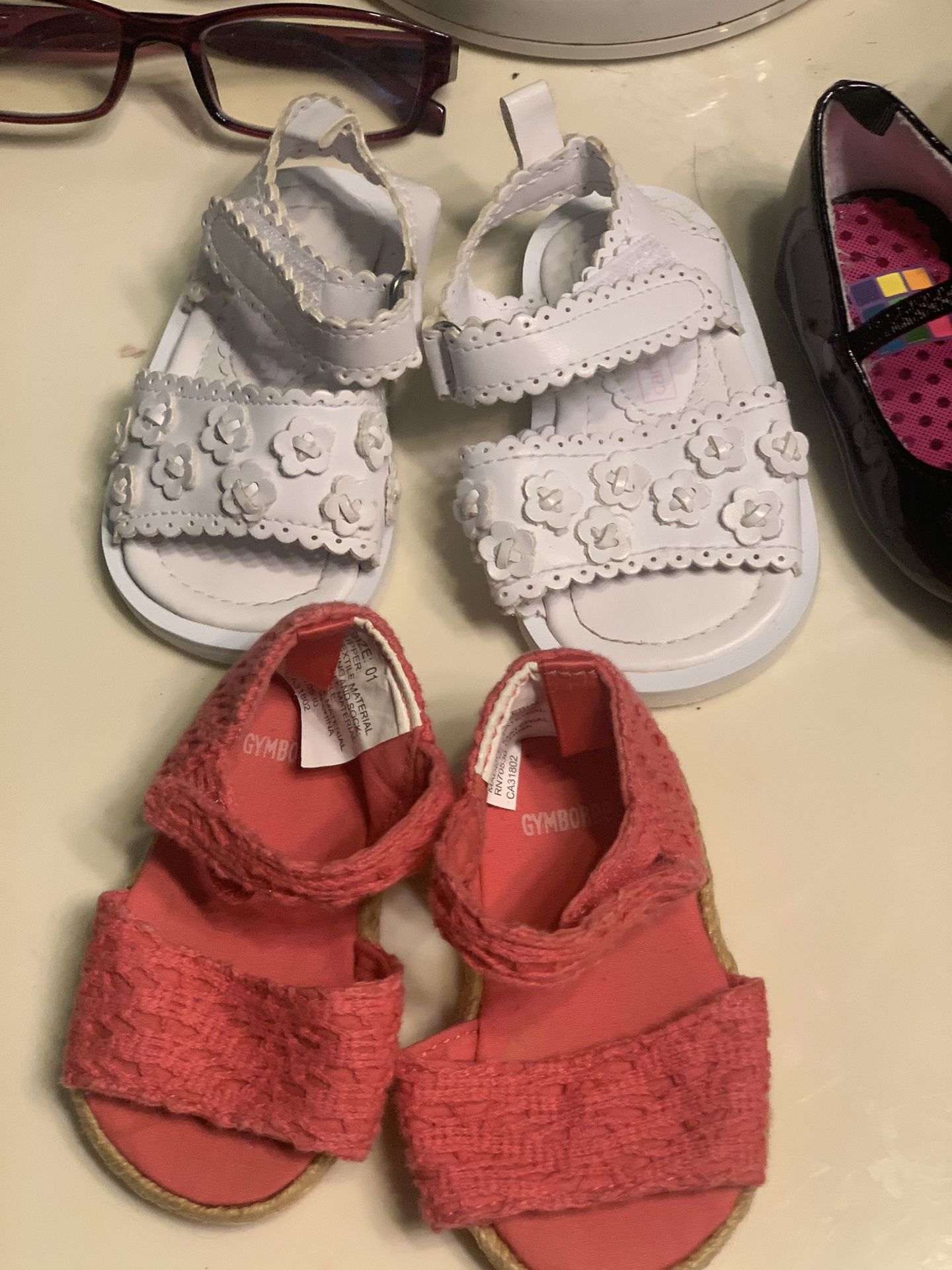 2pairs Toddlers Size 1