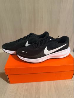 Nike Revolution 8 W