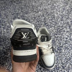 Black Lv Trainers