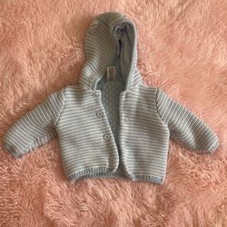 Small Baby’s Sweater