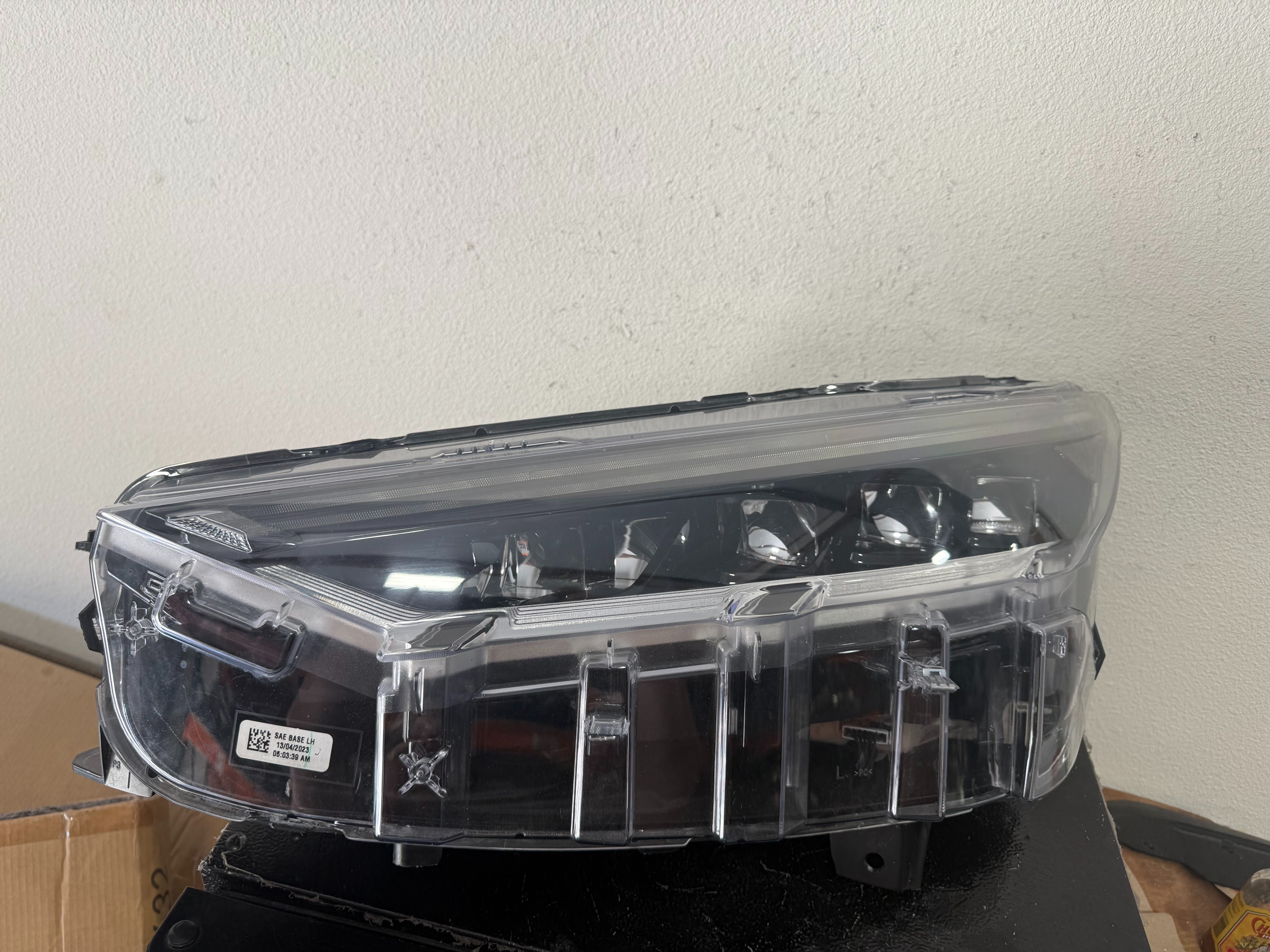 FORD MUSTANG MACH E LEFT HEADLIGHT 2023