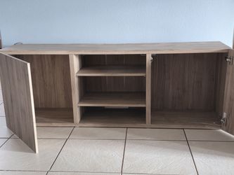 TV Stand/Entertainment Center