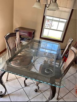 Dinning table