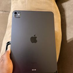 iPad M4