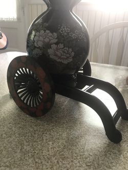 FLOWER VASE WITH STAND