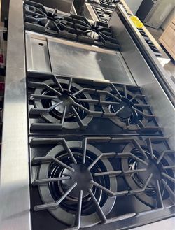 VIKING PROFESSIONAL GAS COOKTOP / RANGETOP