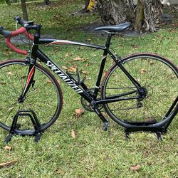 Specialized Allez in excellent condition. Tuned and ready to ride. Contact for more details. 
