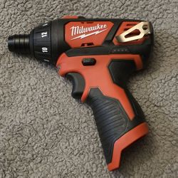 *Price Firm* Milwaukee M12 Cordless 1/4 in. Hex Screwdriver