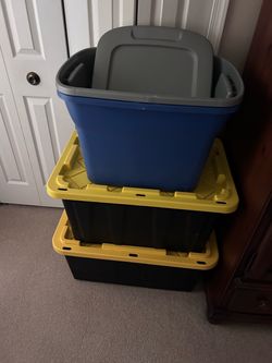 Storage bins x4