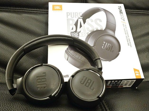 The JBL Tune 510BT wireless headphones feature renowned JBL Pure Bass sound, which can be found in the most famous venues all around the world.
With W