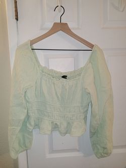 Wild Fable puff long sleeve crop