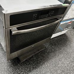 GE Electric 30” Wide Single Wall Oven Used 